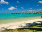 Créolia-Ile Maurice-plage à quelques mètres a droite